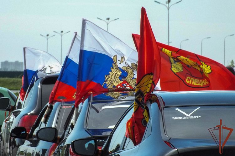 Автопробег в поддержку участвующих в специальной операции росгвардейцев состоялся в Ростове-на-Дону