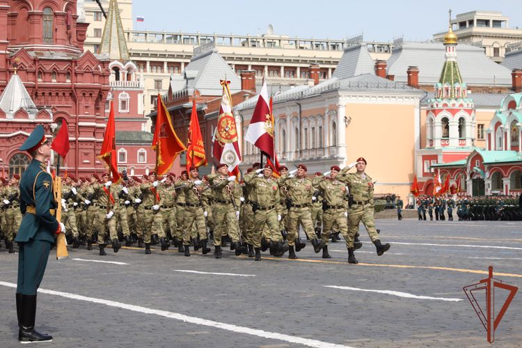 Военнослужащие Росгвардии приняли участие в генеральной репетиции военного парада в честь Дня Победы