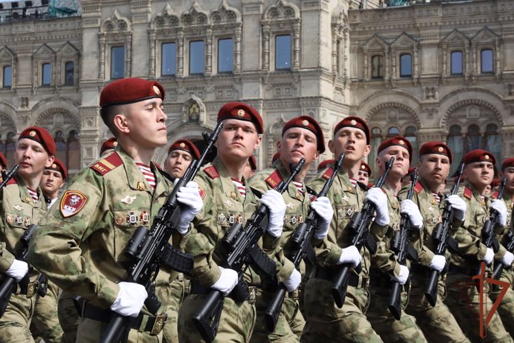 Военнослужащие Росгвардии приняли участие в генеральной репетиции военного парада в честь Дня Победы