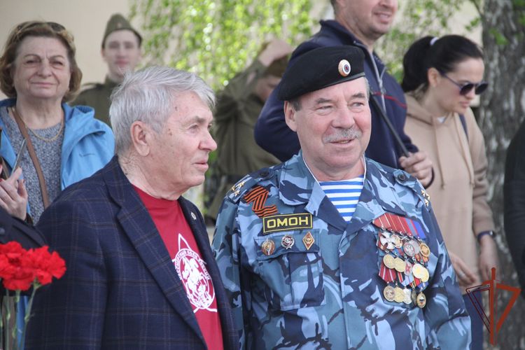 Росгвардия приняла участие в патриотической акции «Парад Победителей» в Тюмени