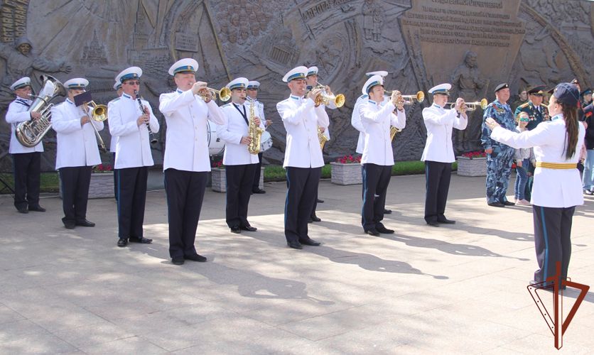 Росгвардия приняла участие в патриотической акции «Парад Победителей» в Тюмени