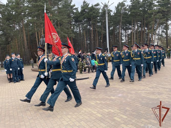 Парад Росгвардии чествовал в Ангарске двух участников Великой Отечественной войны 