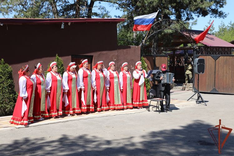 Творческие коллективы Белгородской области выступили с концертом перед  военнослужащими Росгвардии 