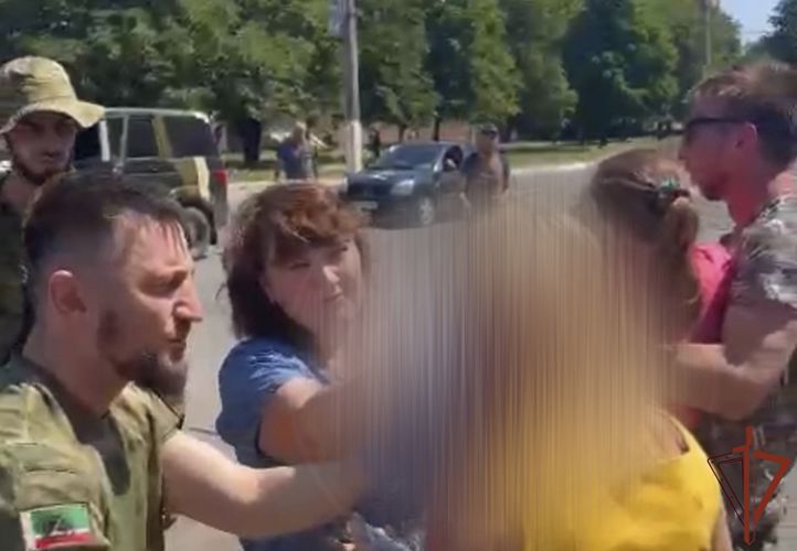 Росгвардейцы из Чечни оказали медпомощь пострадавшим в ДТП в Луганской области