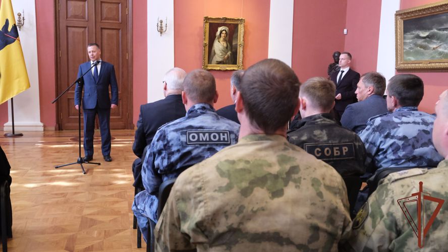 Росгвардейцев - участников спецоперации наградили в Ярославле