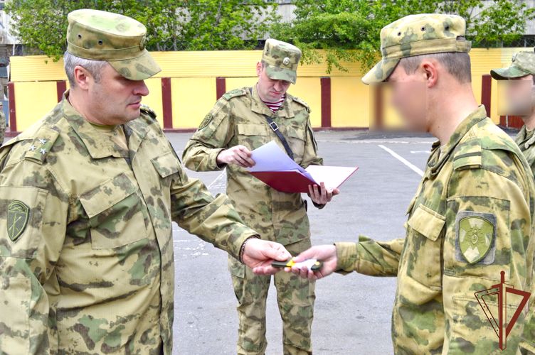 В Санкт-Петербурге встретили росгвардейцев, вернувшихся  из районов проведения спецоперации на Украине