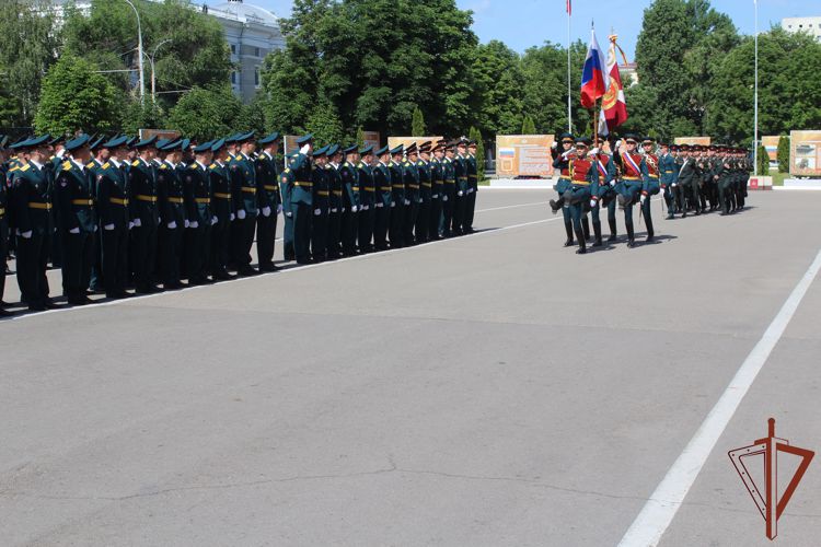 В Саратовском военном институте Росгвардии состоялся выпуск офицеров