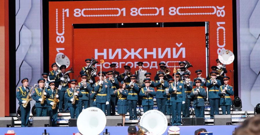 Оркестр Росгвардии поздравил жителей Нижнего Новгорода с Днём города