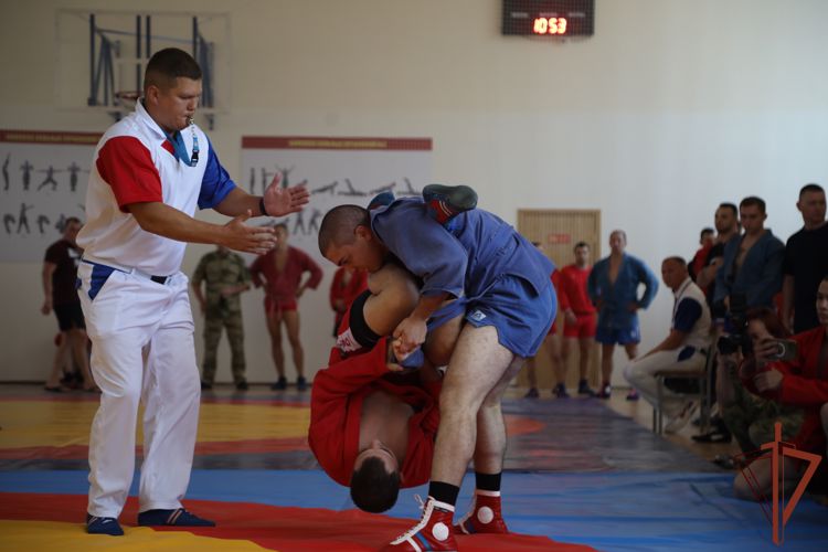 В Приволжском округе Росгвардии прошел чемпионат по самбо
