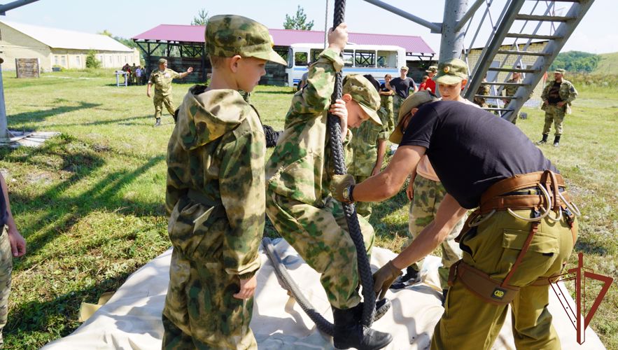В рамках акции «Каникулы с Росгвардией» в Саратовской области состоялись военно-полевые сборы 