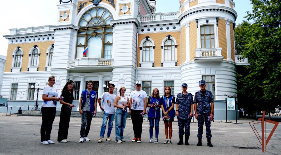 В Приволжье росгвардейцы приняли участие в торжественных мероприятиях ко Дню Государственного флага России