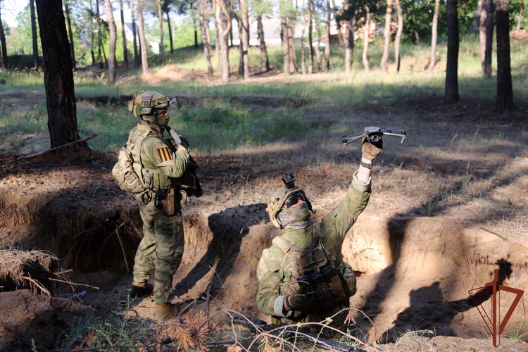 Росгвардейцы обнаружили схроны с иностранным вооружением в Харьковской области