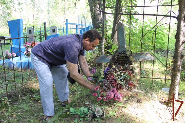 Росгвардейцы облагородили места захоронения участников Великой Отечественной войны в Тюменской области 