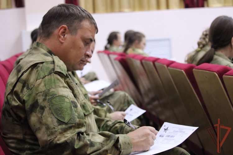 Росгвардейцы на Урале написали «Диктант Победы»