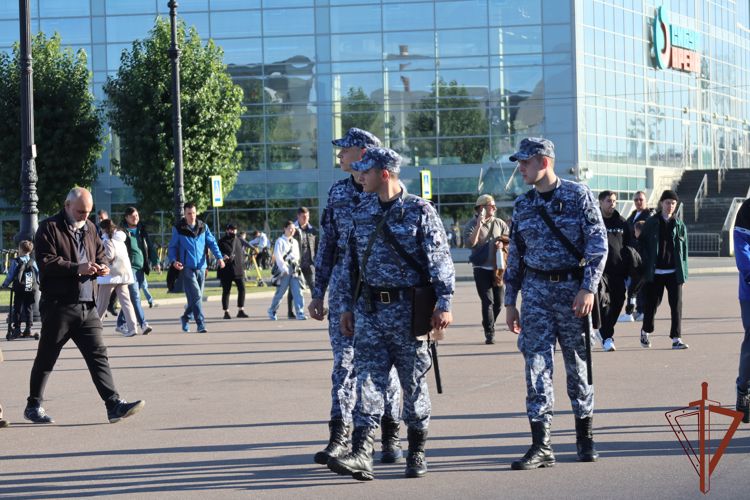 В Санкт-Петербурге росгвардейцы обеспечили правопорядок во время матча чемпионата России по футболу
