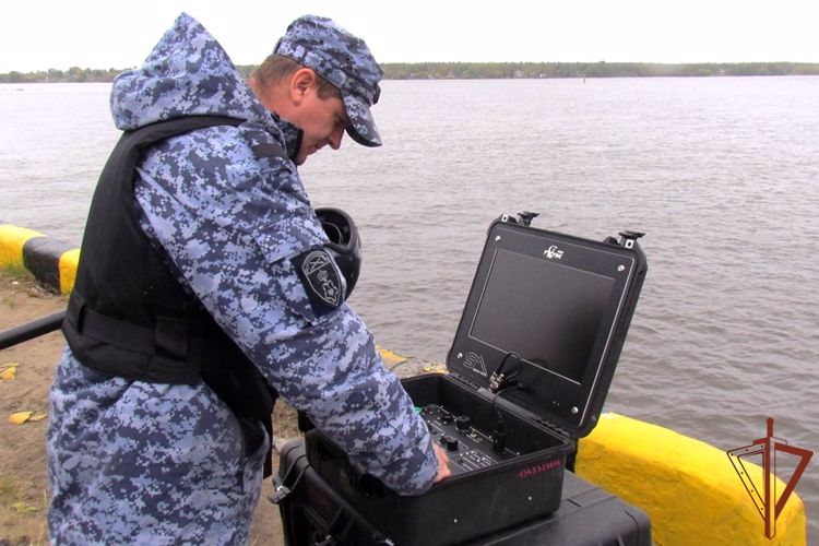 Росгвардия провела тренировку по защите объектов Архангельского морского торгового порта