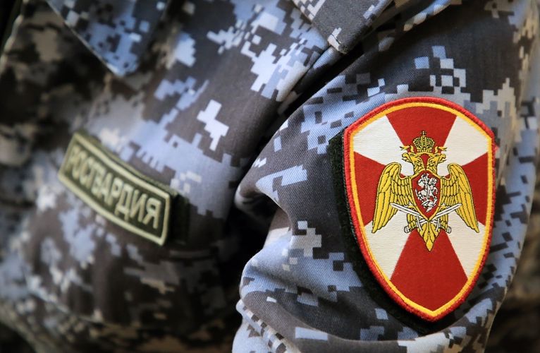 Росгвардейцы предотвратили возгорание автобуса с детьми в Красноярске