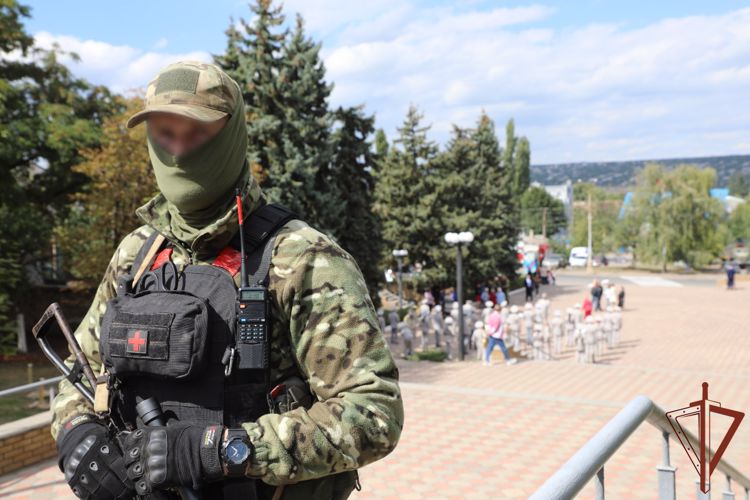 Росгвардейцы обеспечили безопасность проведения Дня города в Луганске