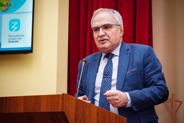 Кандидат исторических наук провел встречу с военнослужащими Северо-Западного округа Росгвардии 