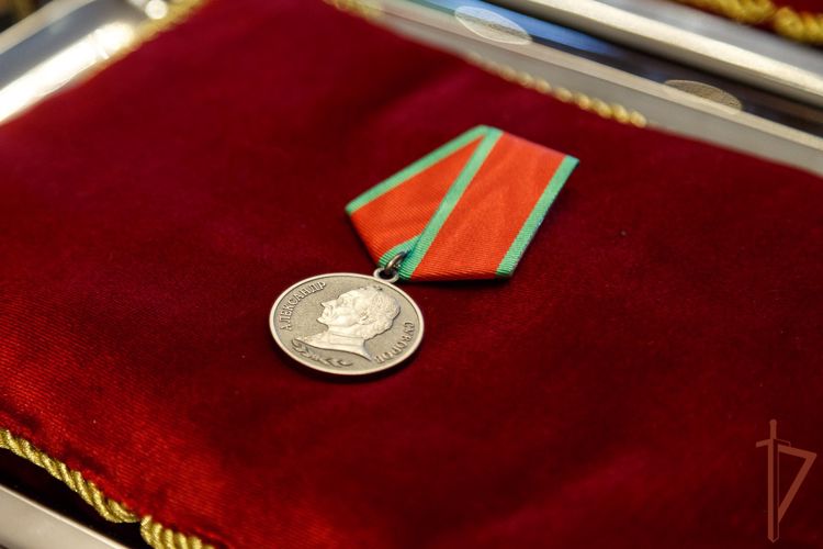 В Ленинградской области вручены госнаграды росгвардейцам - участникам спецоперации 