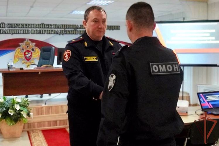 Бойцам ОМОН Росгвардии – участникам спецоперации вручили медали в Волгограде