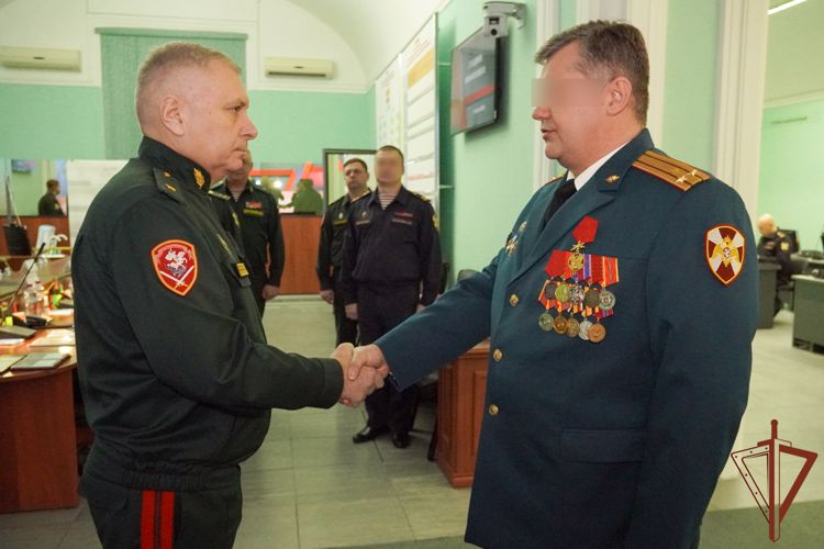 Петербургским росгвардейцам, отличившимся в ходе СВО и при обеспечении безопасности в городе, вручил награды командующий СЗО Росгвардии