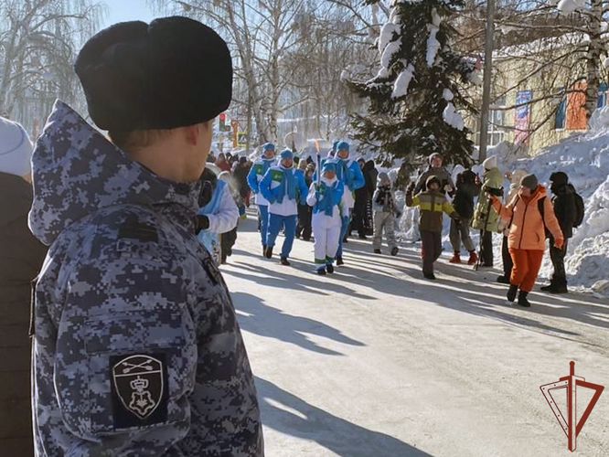 Росгвардия обеспечила безопасность участников эстафеты огня зимних Международных спортивных игр в Кузбассе 