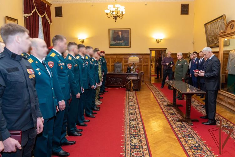 Военнослужащие и сотрудники Росгвардии награждены медалью «Спецназ России»