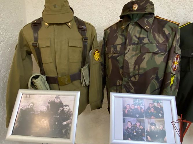 В Новосибирском военном институте Росгвардии собрали образцы форменного обмундирования курсантов разных времен (видео)