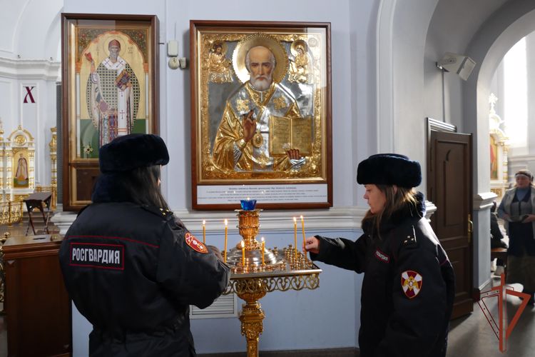 Приуроченные ко Дню защитника Отечества мероприятия проходят в Сибирском округе Росгвардии 