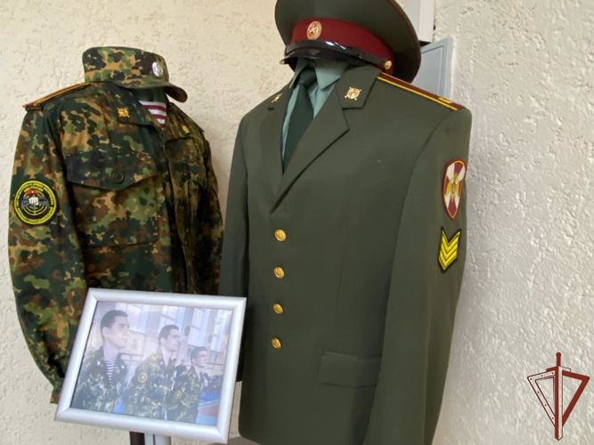 В Новосибирском военном институте Росгвардии собрали образцы форменного обмундирования курсантов разных времен (видео)