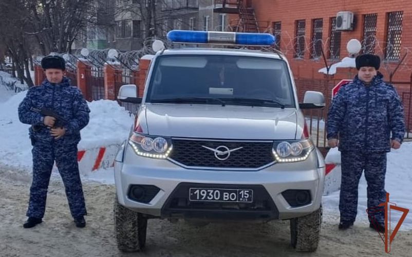 В Подмосковье сотрудники Росгвардии задержали мужчину, который угрожал женщине расправой