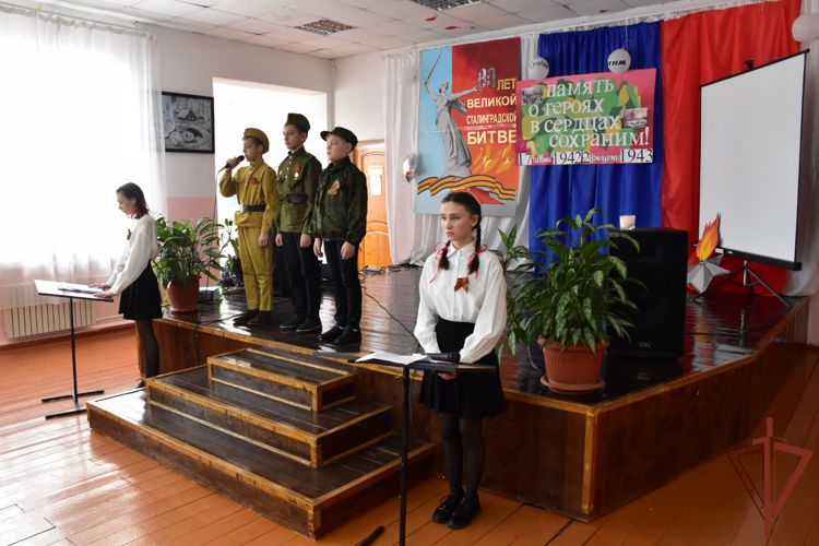 Дань памяти подвигам защитников Сталинграда отдали росгвардейцы Южного округа