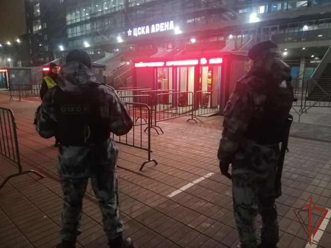 Сотрудники Росгвардии обеспечили безопасность матча КХЛ в Москве