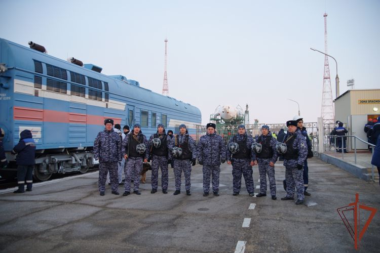 Росгвардейцы обеспечили безопасность транспортировки ракеты-носителя «Союз-2.1а» на  космодроме «Байконур»