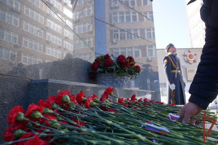 На стеле Героев в Хабаровске увековечили имя военнослужащего Росгвардии 