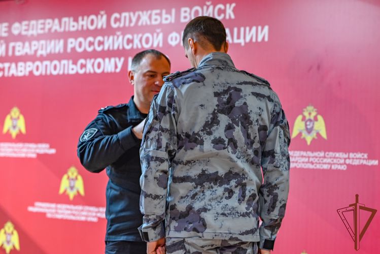 Росгвардейцам — участникам специальной военной операции вручили государственные награды в Ставрополе