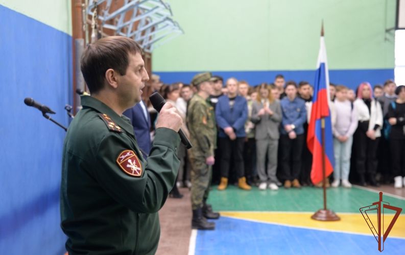 В Уральском округе прошли патриотические мероприятия для молодёжи