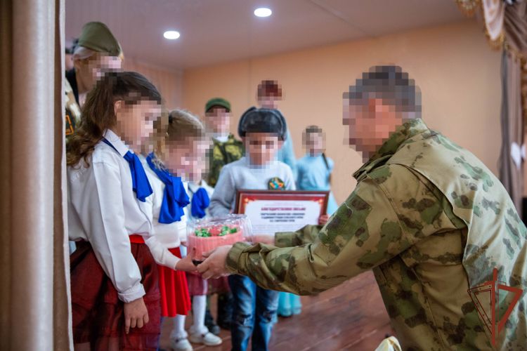 Росгвардия в Запорожской и Херсонской областях провела мероприятия, посвященные Дню защитника Отечества