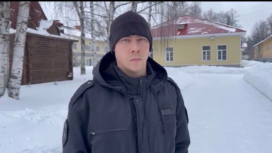 Офицер Росгвардии спас ребенка и беременную женщину на пожаре