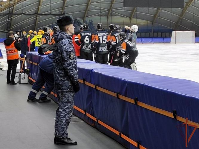 Безопасность хоккейного матча обеспечили росгвардейцы в Кузбассе