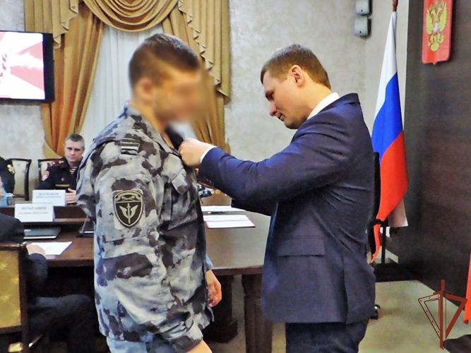 Росгвардейцам-участникам спецоперации вручены госнаграды в Хакасии