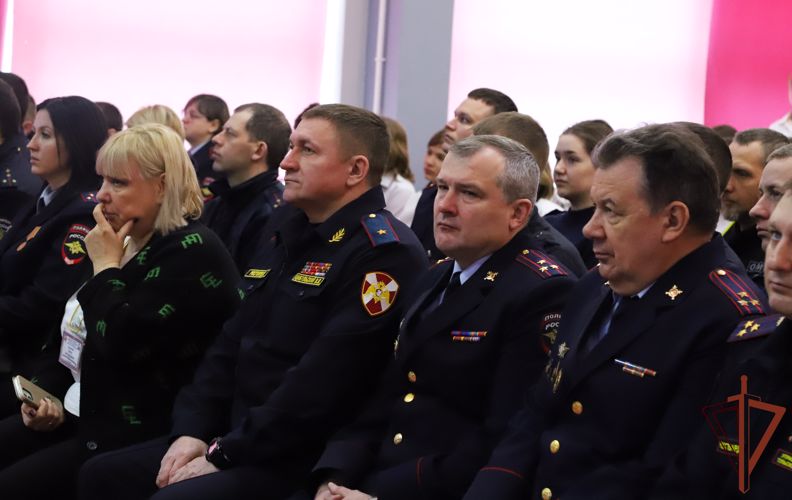 Росгвардейцы почтили память Героя России Дмитрия Горшкова вТуле
