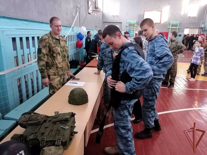 На Урале Росгвардия проводит патриотические мероприятия для подрастающего поколения