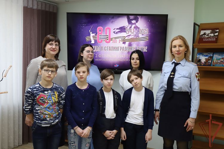 В Уральском округе Росгвардии прошли памятные мероприятия по случаю 80-летия победы в Сталинградской битве