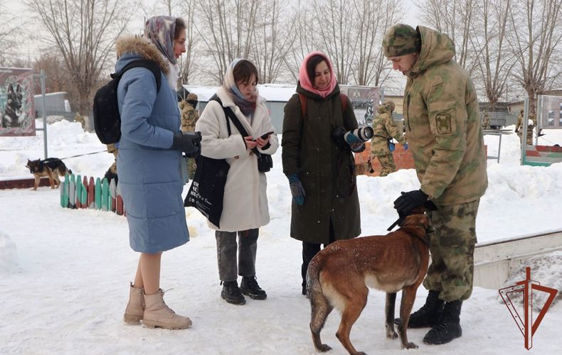 В кинологическом центре Уральского округа Росгвардии организован пресс-тур для тюменских журналистов