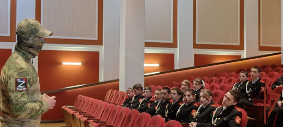 Кадеты из Донецкой Народной Республики посетили отряд специального назначения "Ермак" 