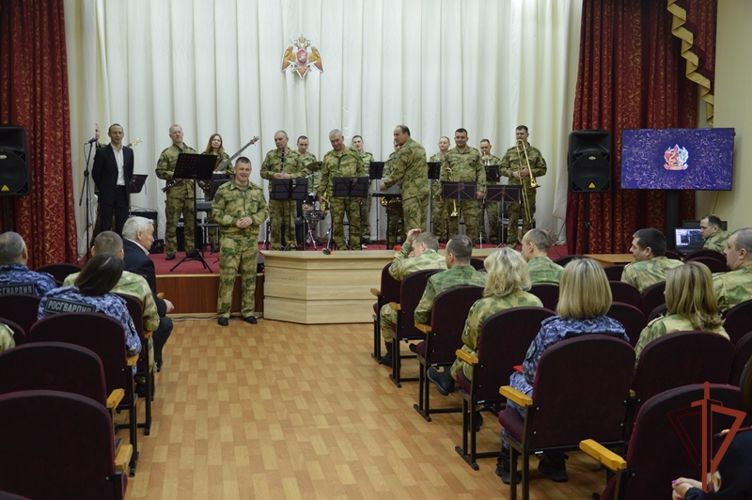 Приуроченные ко Дню защитника Отечества мероприятия проходят в Сибирском округе Росгвардии 