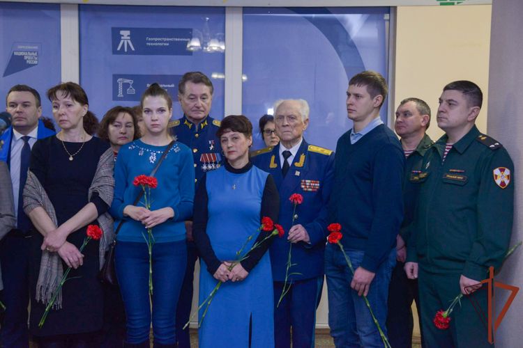 Памятную доску погибшему военнослужащему Росгвардии открыли в Екатеринбурге