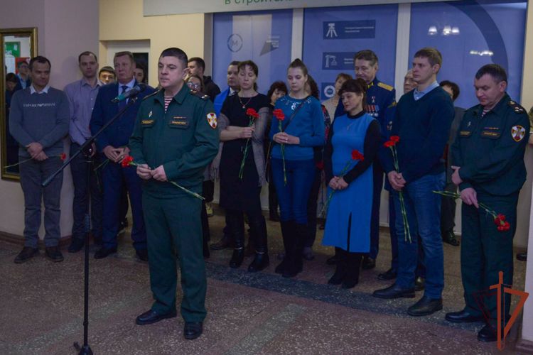 Памятную доску погибшему военнослужащему Росгвардии открыли в Екатеринбурге